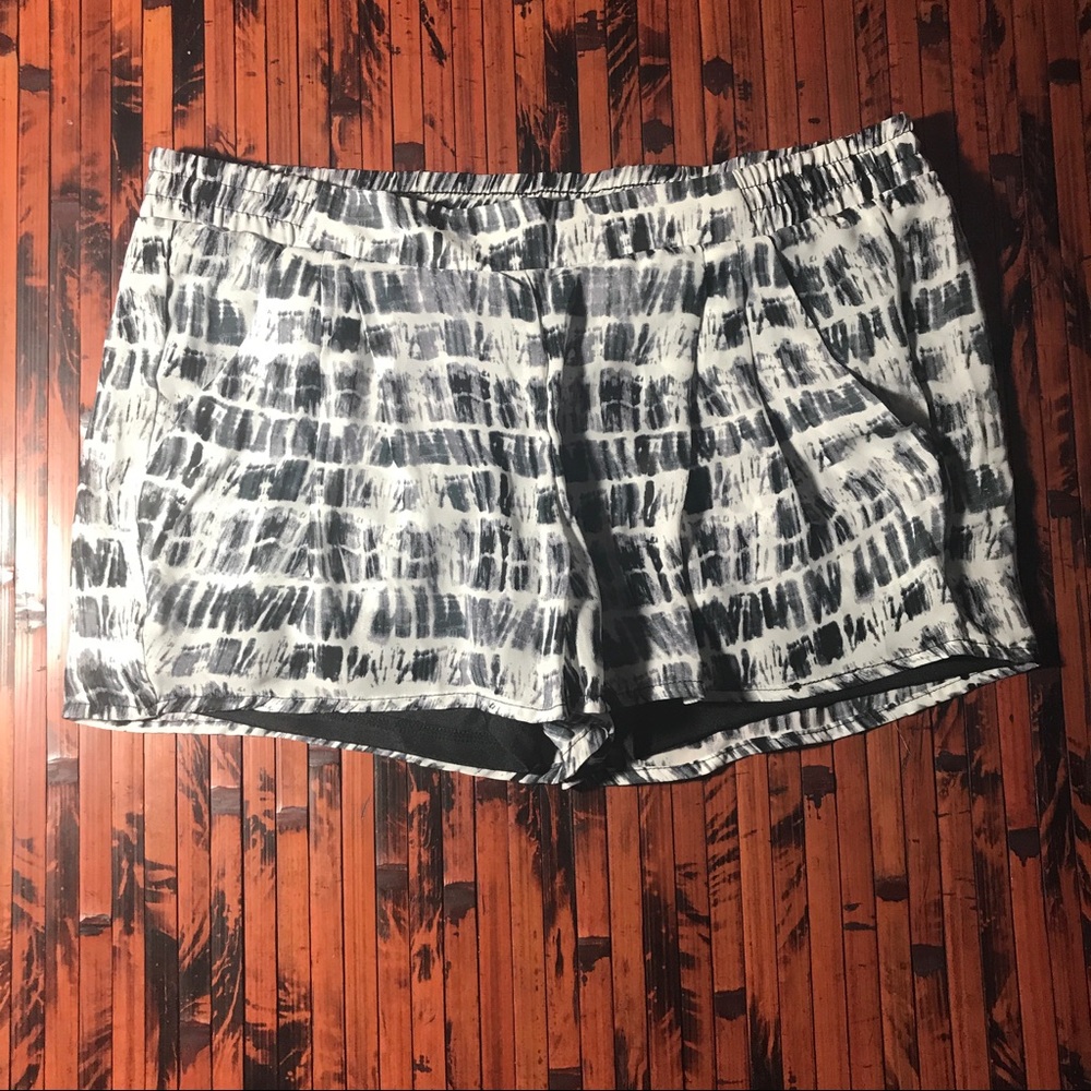 Jolt Mini Shorts Size Medium.
